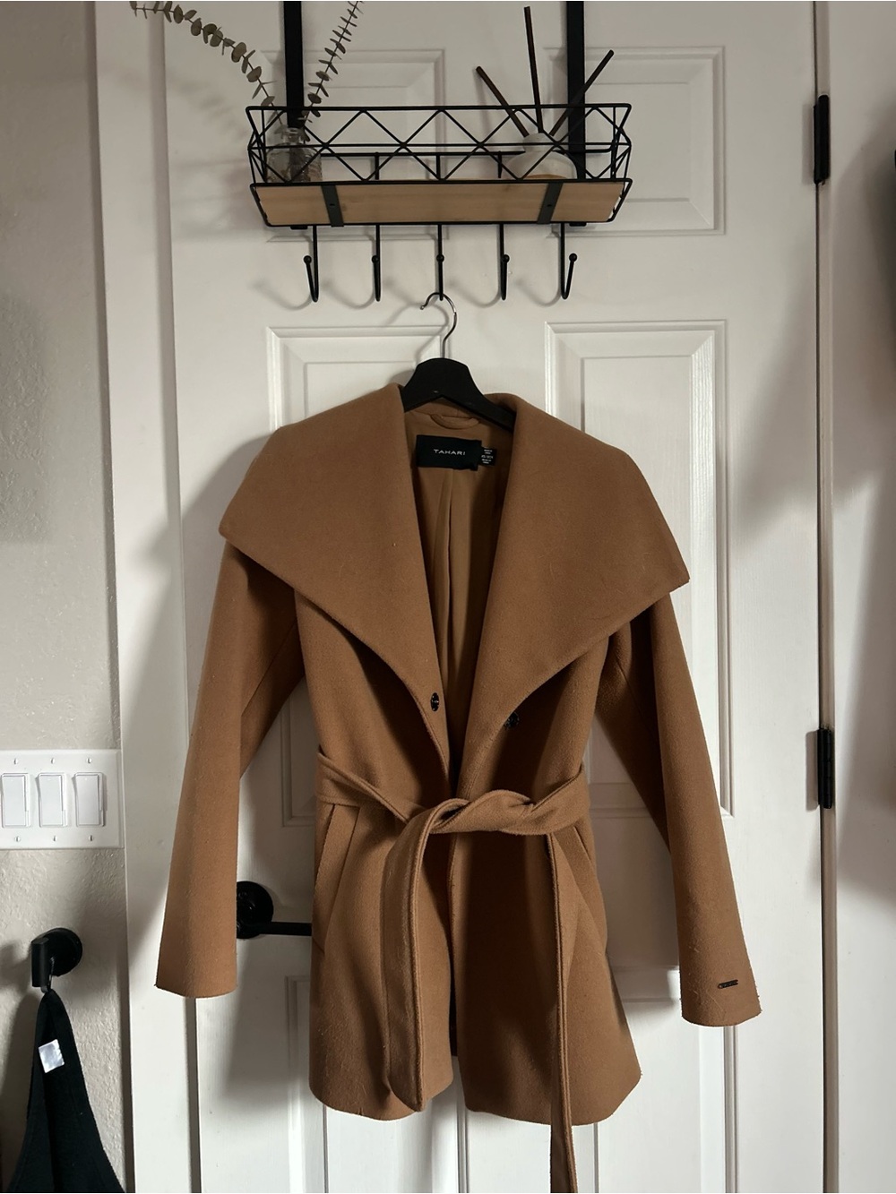 Tahari oversized Tan coat